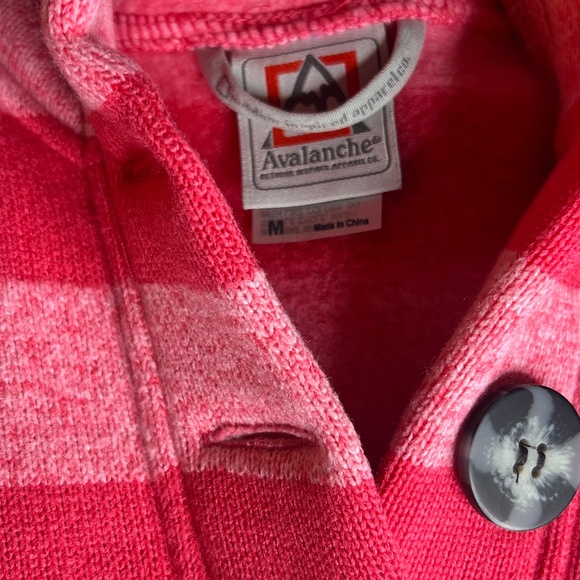 NWOT. AVALANCHE OUTDOOR Women's Pink Stripe Fleece Lined Top - Picture 4 of 4